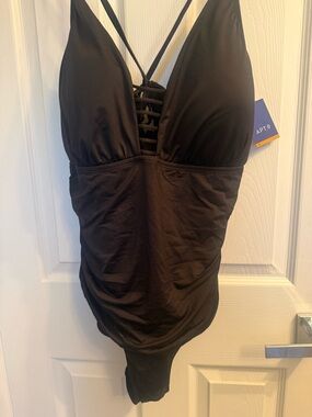 NWT Kohl's Black Strappy Sandals — Sleek Minimalist Style 3X